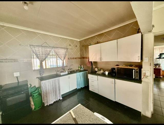 3 BEDROOM HOUSE FOR SALE IN VANDERBIJLPARK SW 1